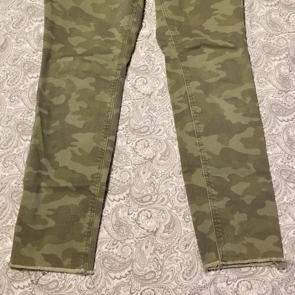 Old Navy Camo Rockstar pants size 8 - Picture 2 of 5